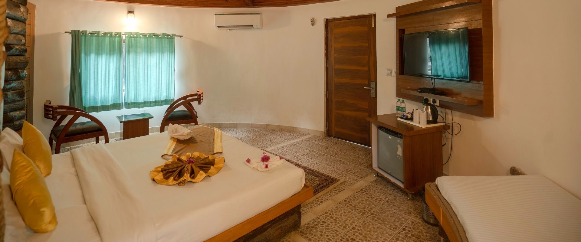 La Perle Resort View 3